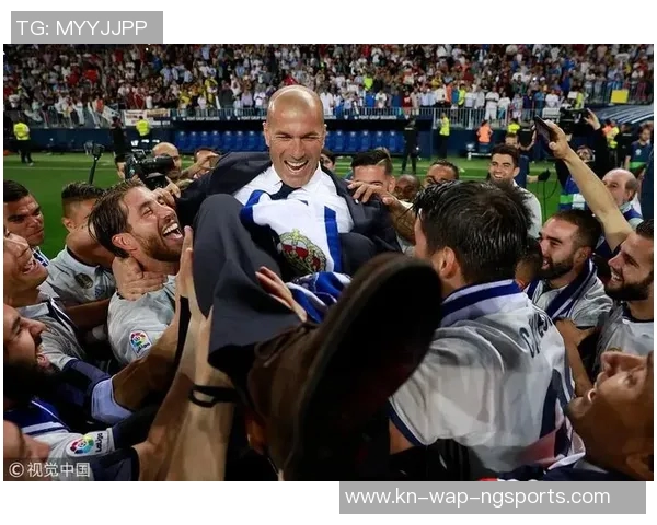 大波浪足球明星的传奇故事与辉煌成就揭秘